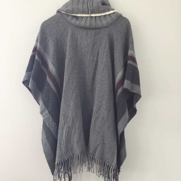 Kenneth Cole New York Border Stripe Poncho - Picture 4 of 6